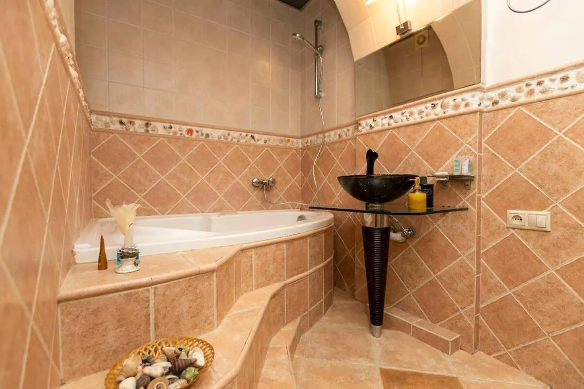 Feriehus 3Br Triplex W Terraces-Heart Of Tbilisi -By-Wehost Villa